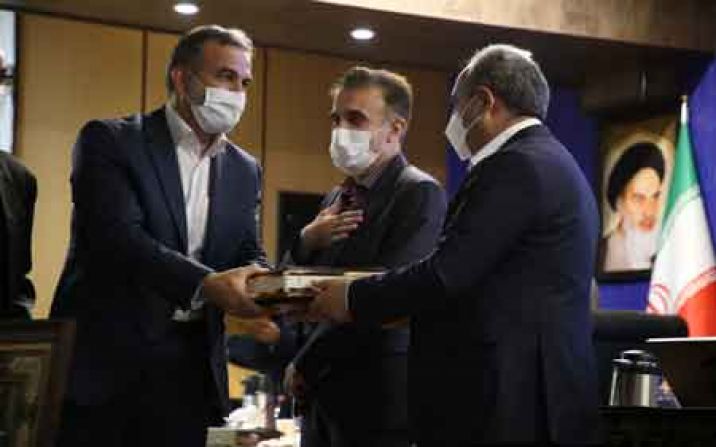 سامع غزل خدا حافظی از قم را خواند سامع غزل خدا حافظی از قم را خواند